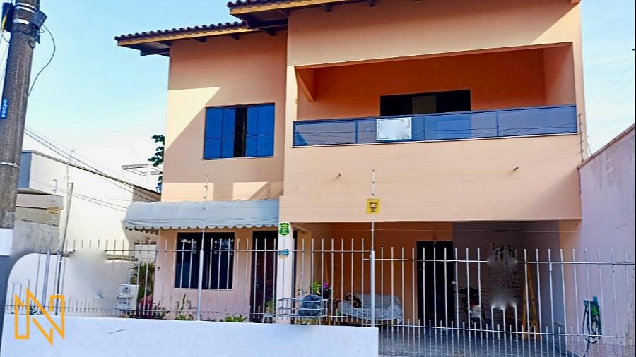 Casa com 2 Sutes para Locao em Balnerio Cambori - SC